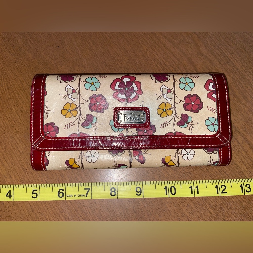 Fossil Leather Floral Zip Wallet